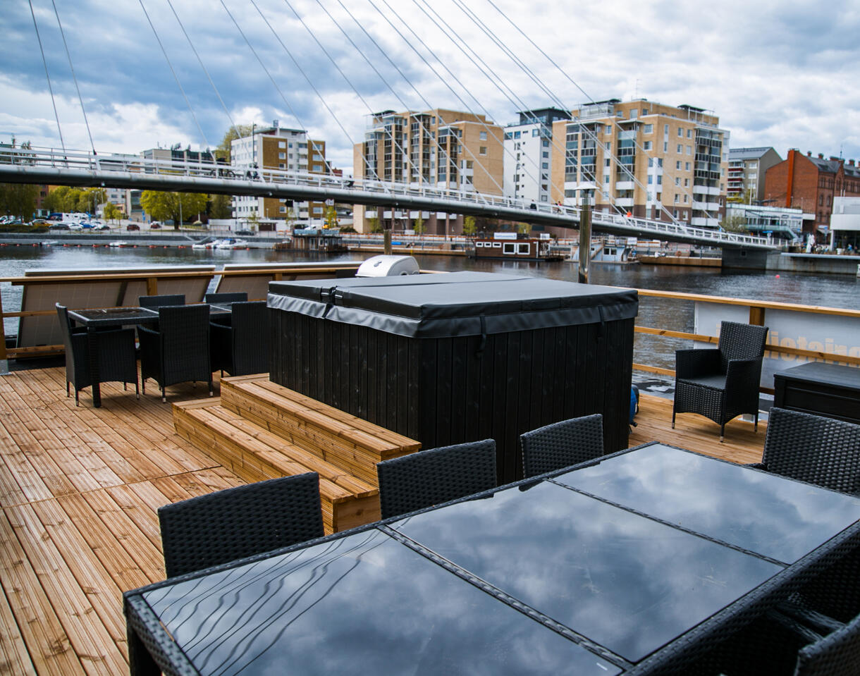 Vertical yläterassi