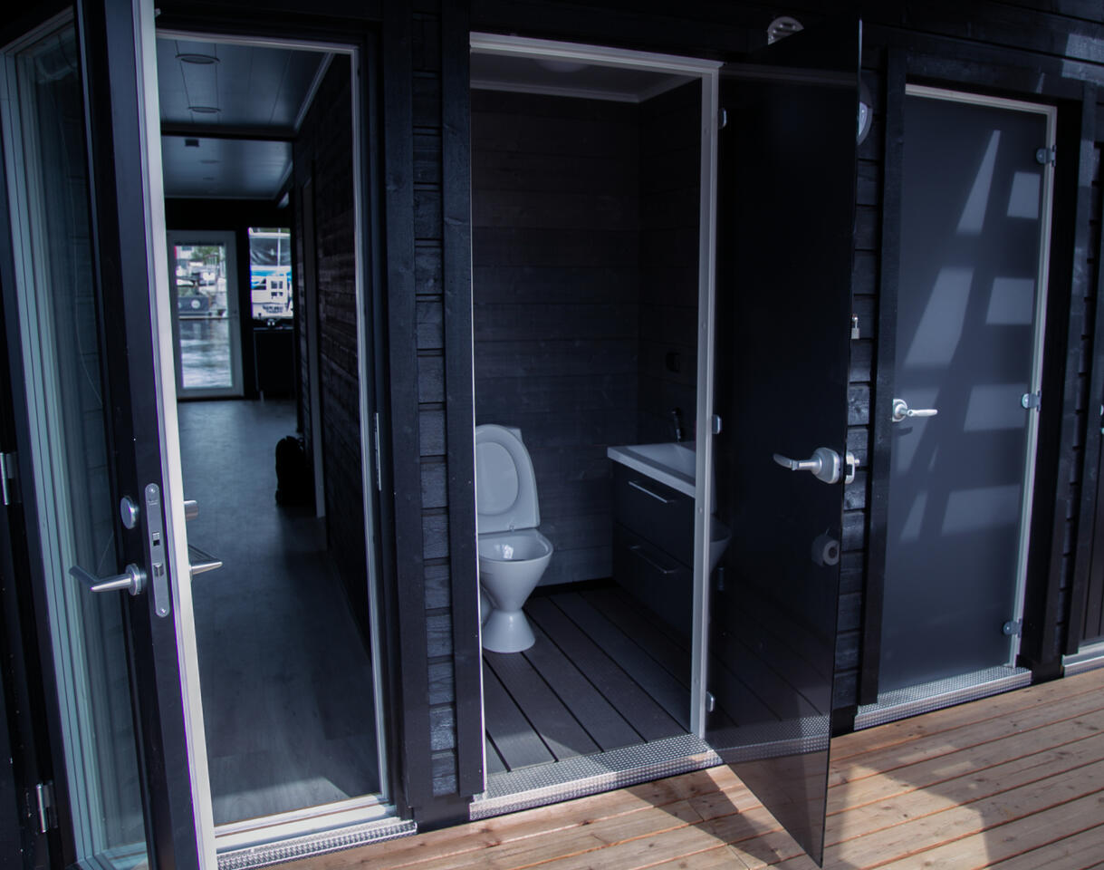 Takaosa Vertical vessa &amp; suihku